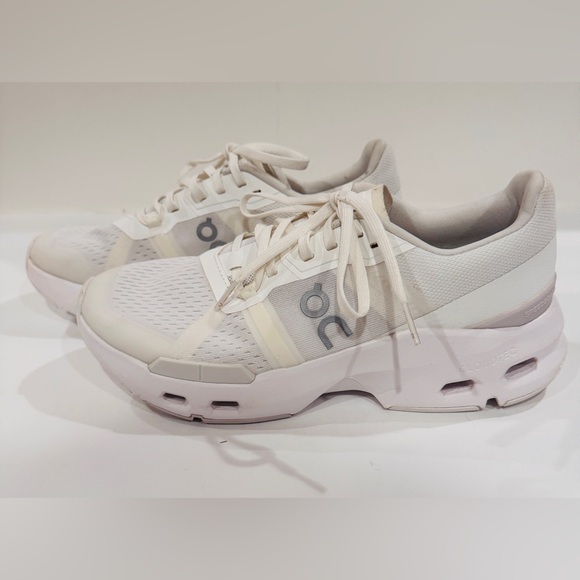On Running Shoes - On Running Cloudpulse Women's White/Frost Sneakers